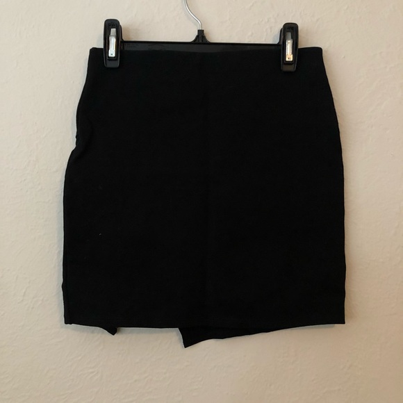 Black Envelope Skirt - Picture 2 of 3